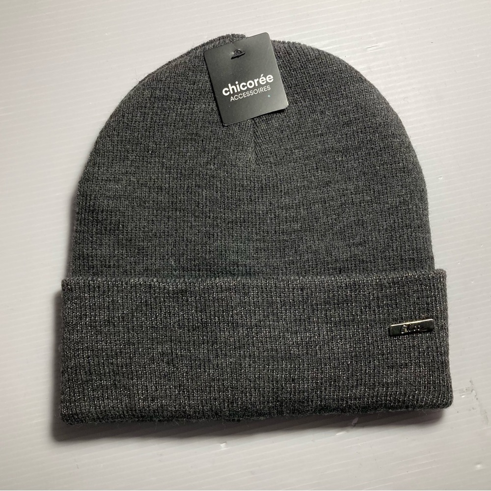 NWT Sparkly Dark Grey and Silver Copper Tuque Beanie Knit Hat